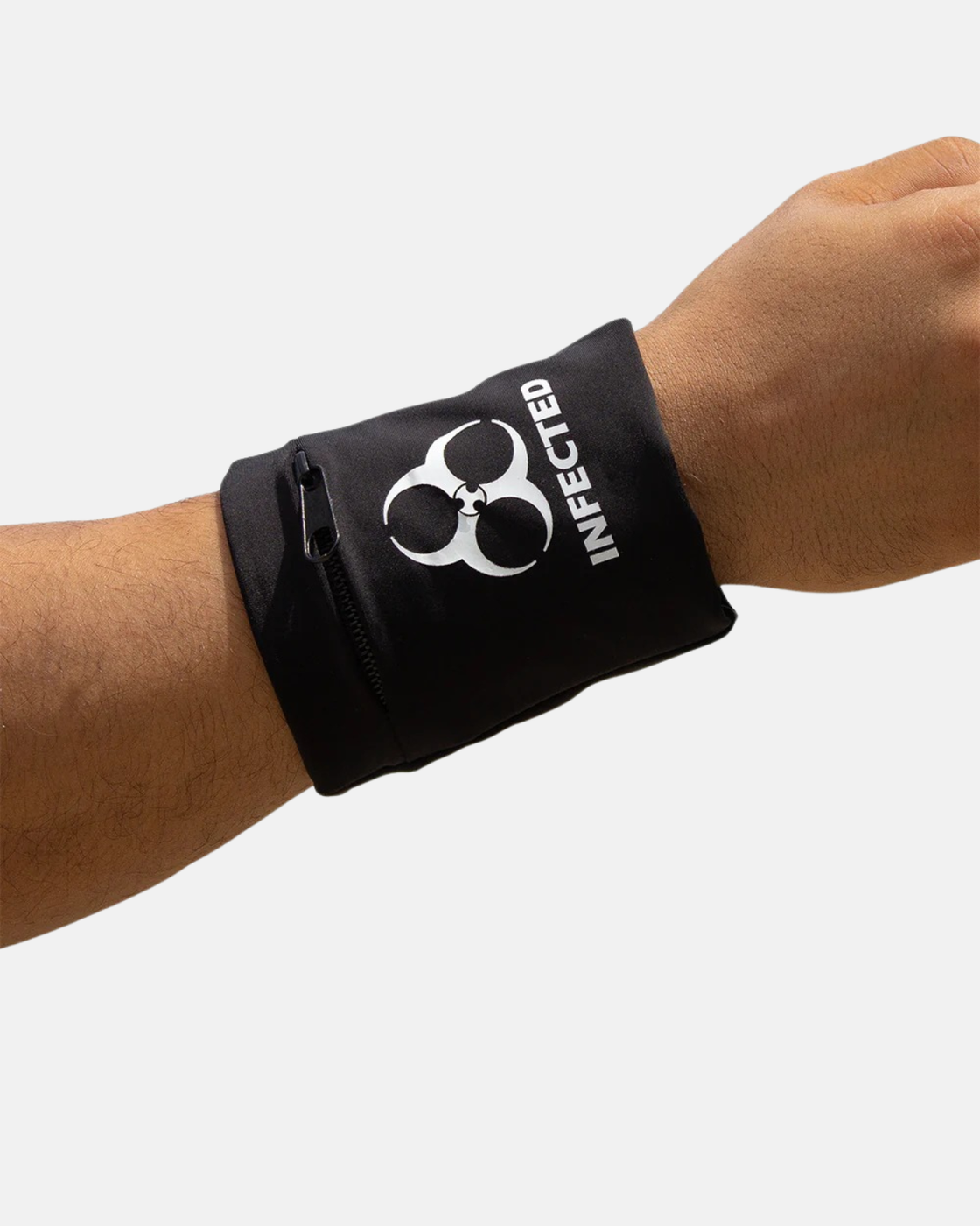 Arm pocket to hold small objects for athletes